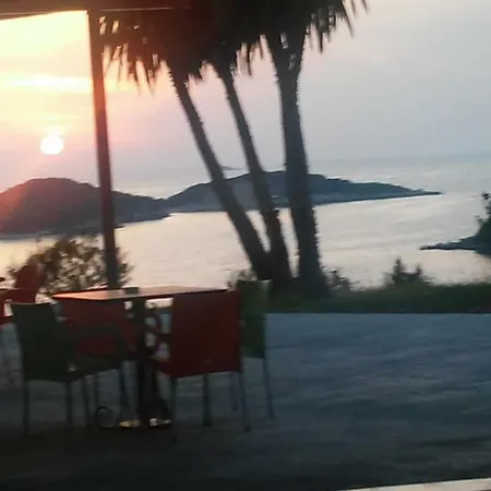 Majestic 4* Ksamil