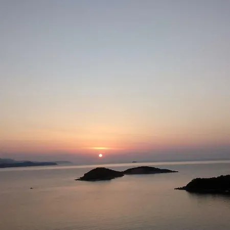 Majestic Hotel Ksamil